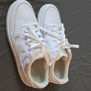 Nike Women's Athletic Shoes - White